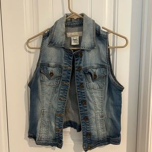 HALITOSS Women's Buttoned Washed Denim Jacket Sleeveless Crop Vest 6 Color